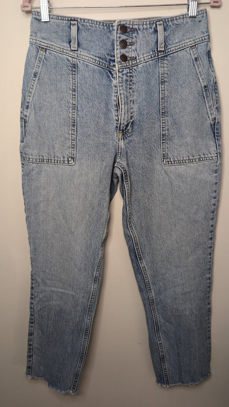 Abercrombie A&F Mom Jeans Size 28 High Rise Light Wash Raw Hem